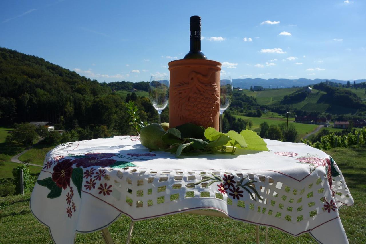 Das Weinberghaus Ratsch an der Weinstraße Exterior foto